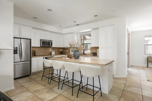 $1,249,000 | 575 East Montecito Street, Santa Barbara, CA 93103