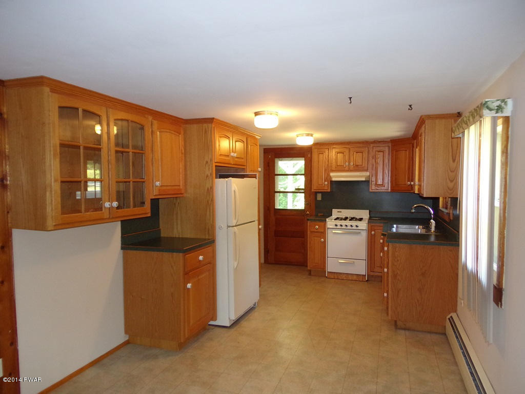 618 Sterling Road Sterling, PA 18463 - Photo 7 of 23