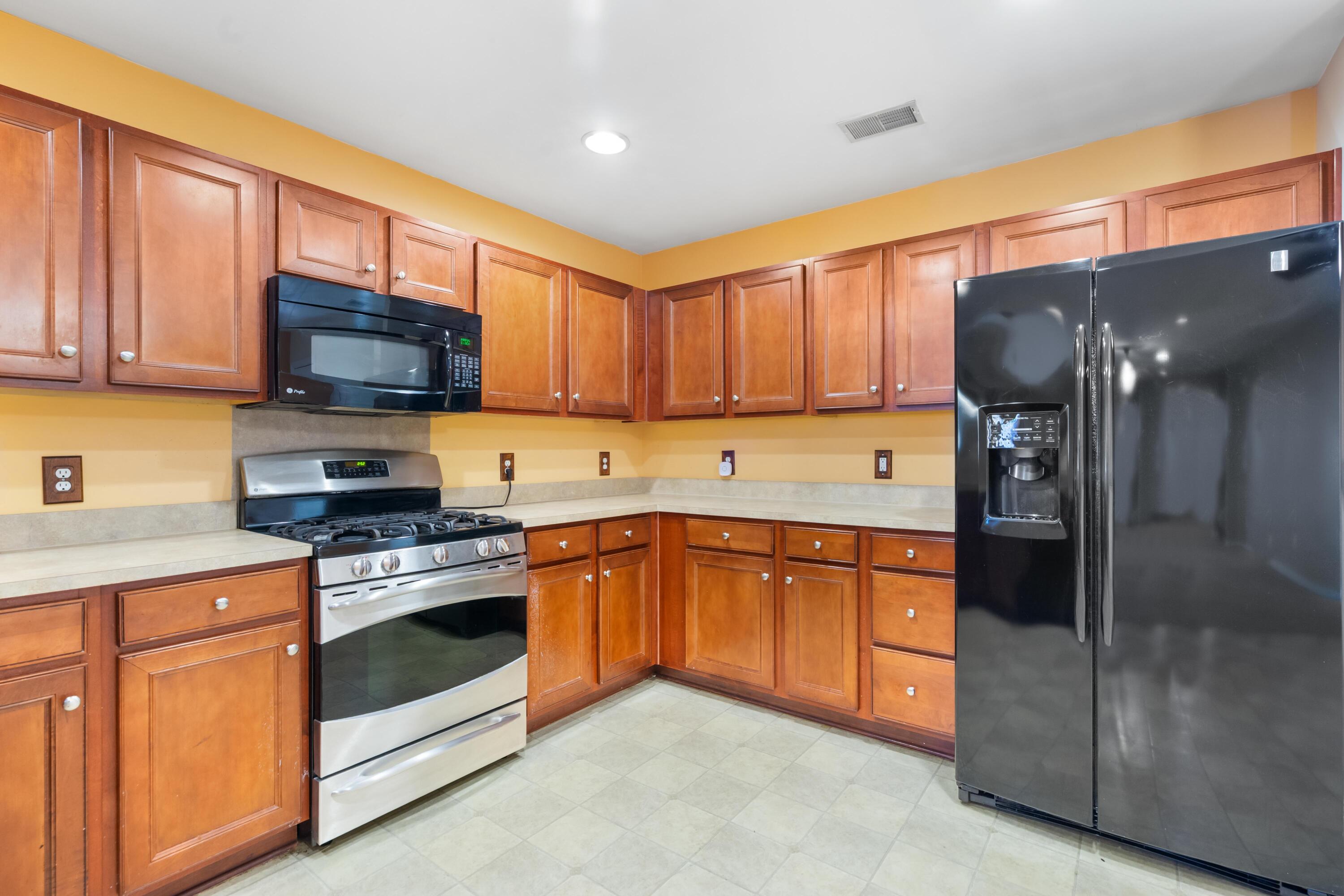 329 Briarbend Road Goose Creek, SC 29445 - Photo 6 of 35 DSC02446