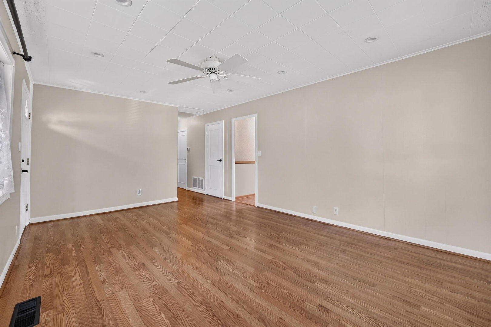 472 Douglas Road Batavia, IL 60510 - Photo 6 of 42