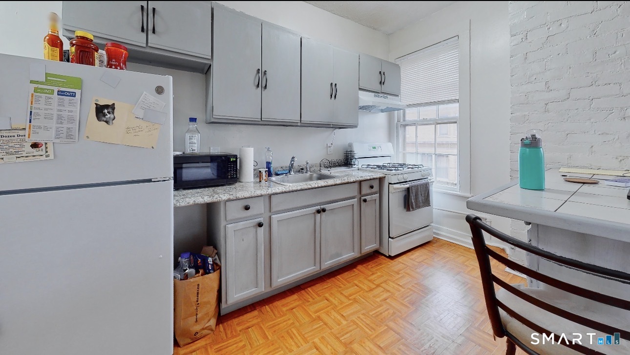 666 Main Street, Unit C7 Middletown, CT 06457 - Photo 3 of 17