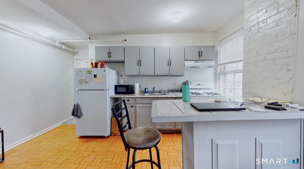 666 Main Street, Unit C7 Middletown, CT 06457 - Photo 9 of 17
