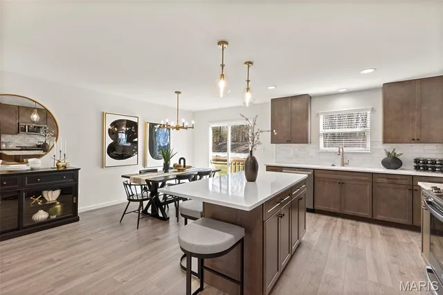 $301,900 | 2 Berwick At The Timbers, Imperial, MO 63052