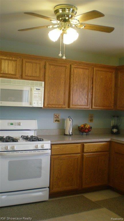 49206 Monte Road New Baltimore, MI 48047 - Photo 6 of 21 LOTS OF CUPBOARDS