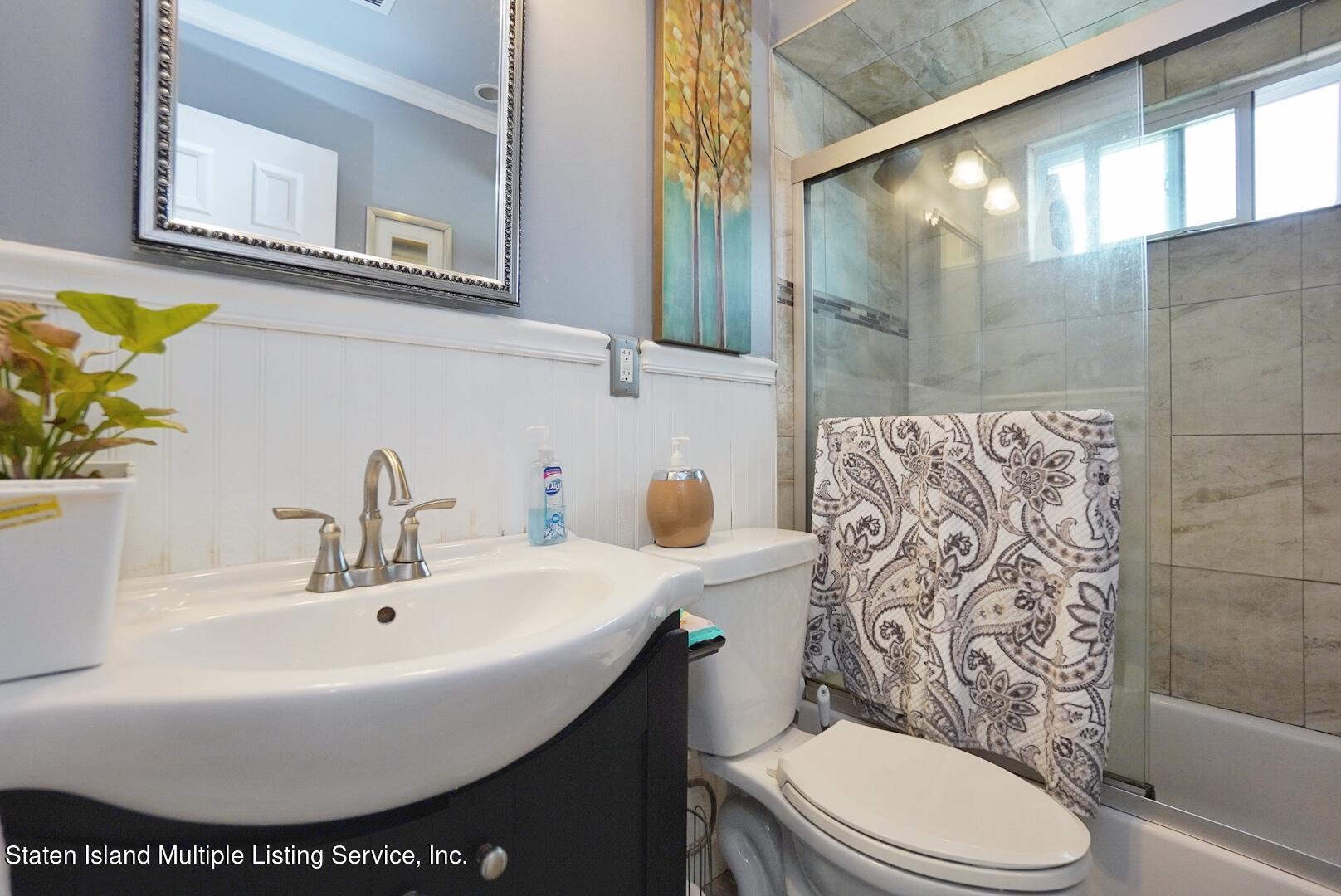 545 Riga Street Staten Island, NY 10306 - Photo 23 of 37 Shared Full Bathroom