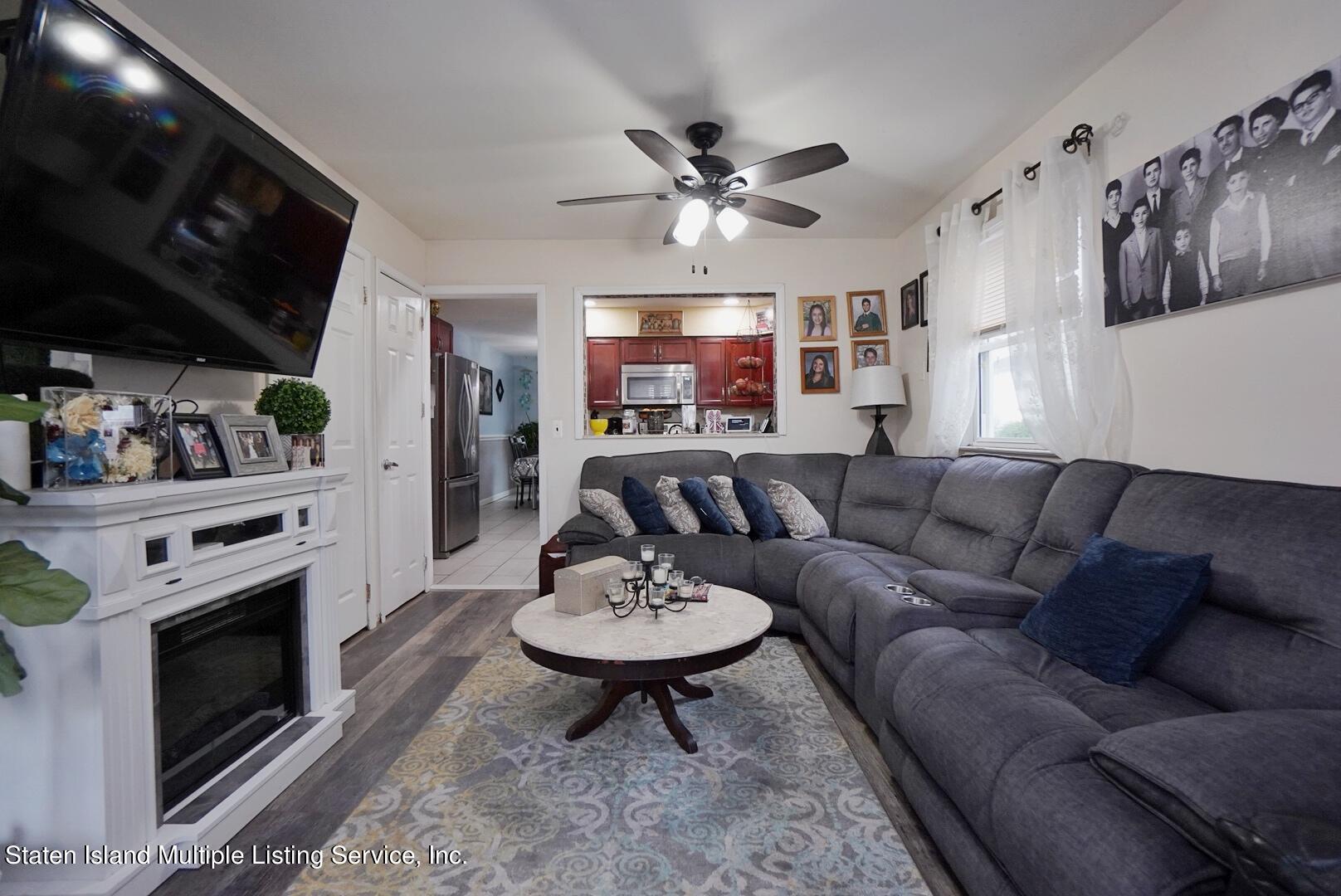 Living Room/Dining Room