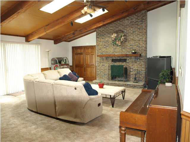 7203 Old State Road Evansville, IN 47711 - Photo 5 of 21 Gallery Image 5