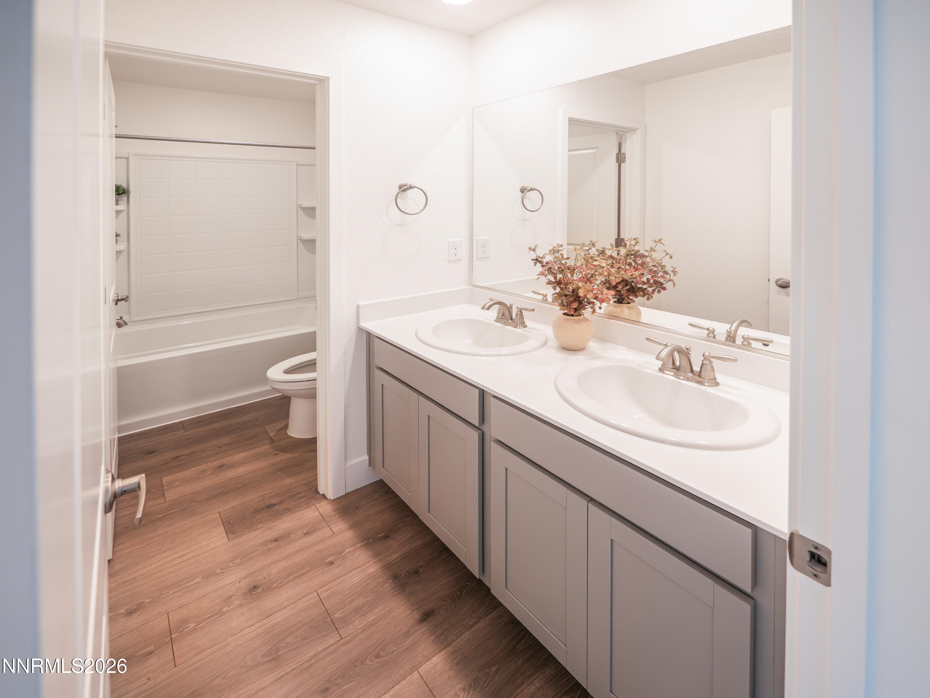 1433 Solitude Trail Reno, NV 89523 - Photo 30 of 35 Guest Bath