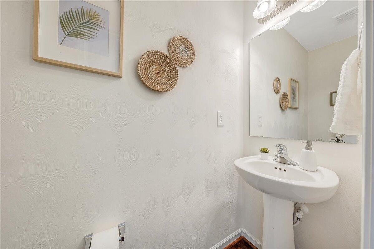 427 Cambridge Ct Road Vinton, VA 24179 - Photo 21 of 46 a bathroom with a sink and a mirror