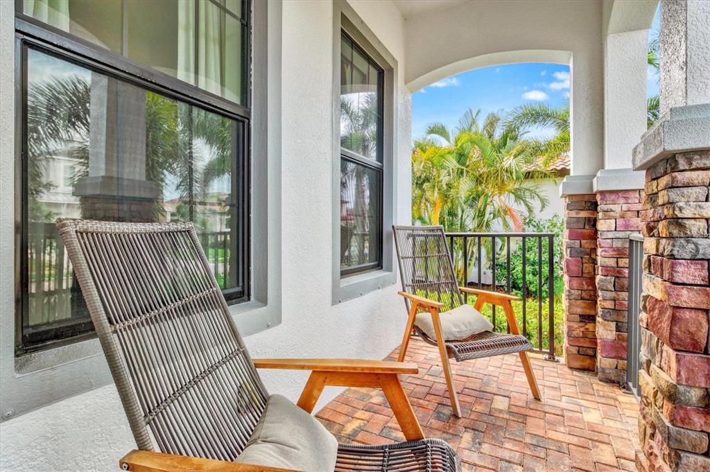 5823 Title Row Drive Bradenton, FL 34210 - Photo 4 of 63