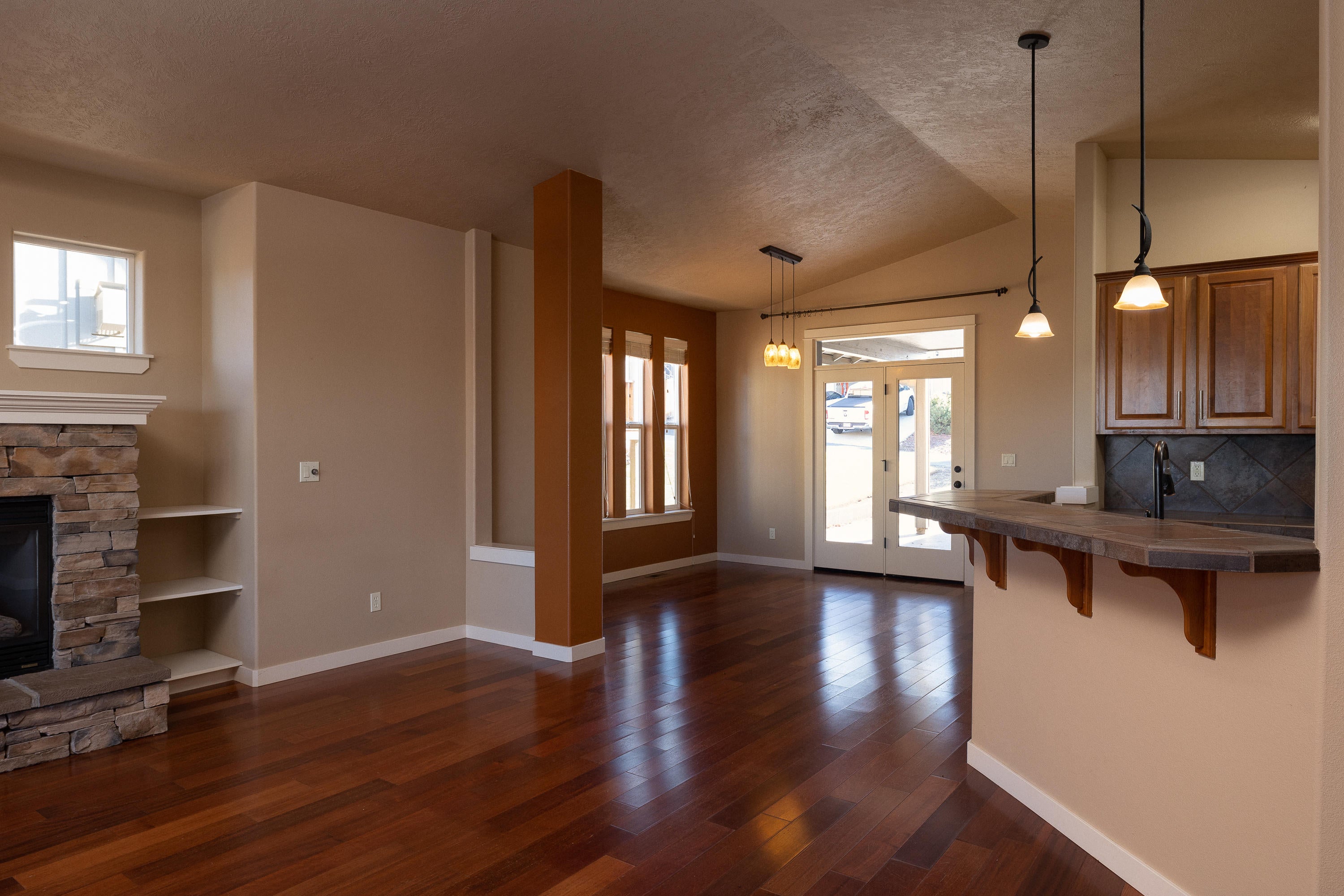 4256 Southwest Rhyolite Place Redmond, OR 97756 - Photo 8 of 20 FC3048F2-5DF2-4EED-89F0-A27F1C214346