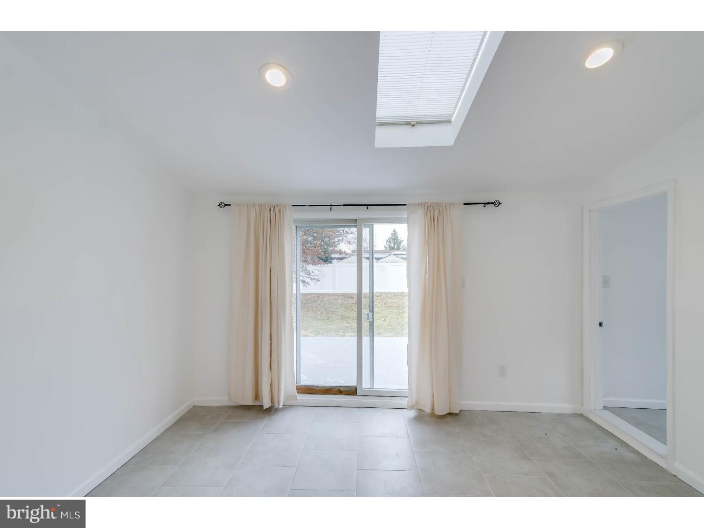 124 Rutledge Avenue Trenton, NJ 08618 - Photo 5 of 25 Gallery Image 5