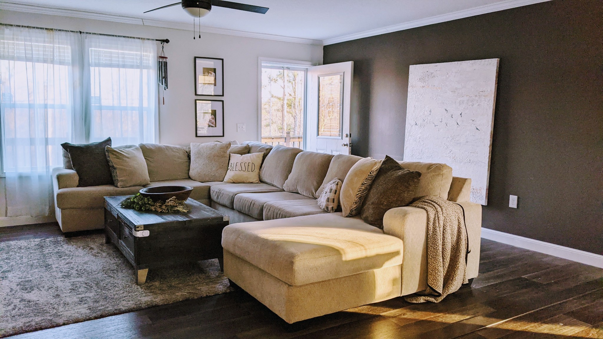 531 Pea Ridge Road Chestnut Mound, TN 38552 - Photo 4 of 91 a living room with furniture and wooden floor