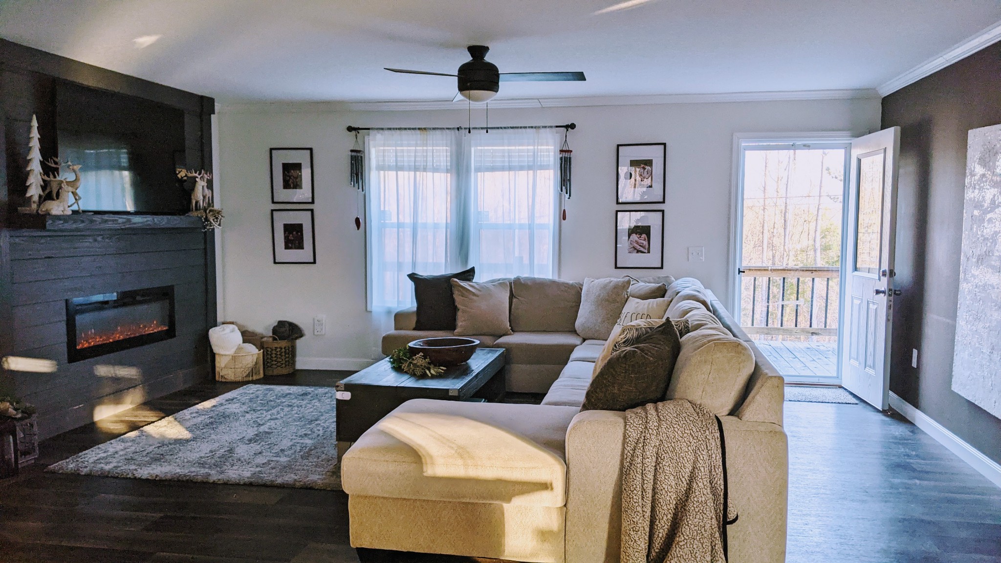 531 Pea Ridge Road Chestnut Mound, TN 38552 - Photo 5 of 91 a living room with furniture fireplace and a window