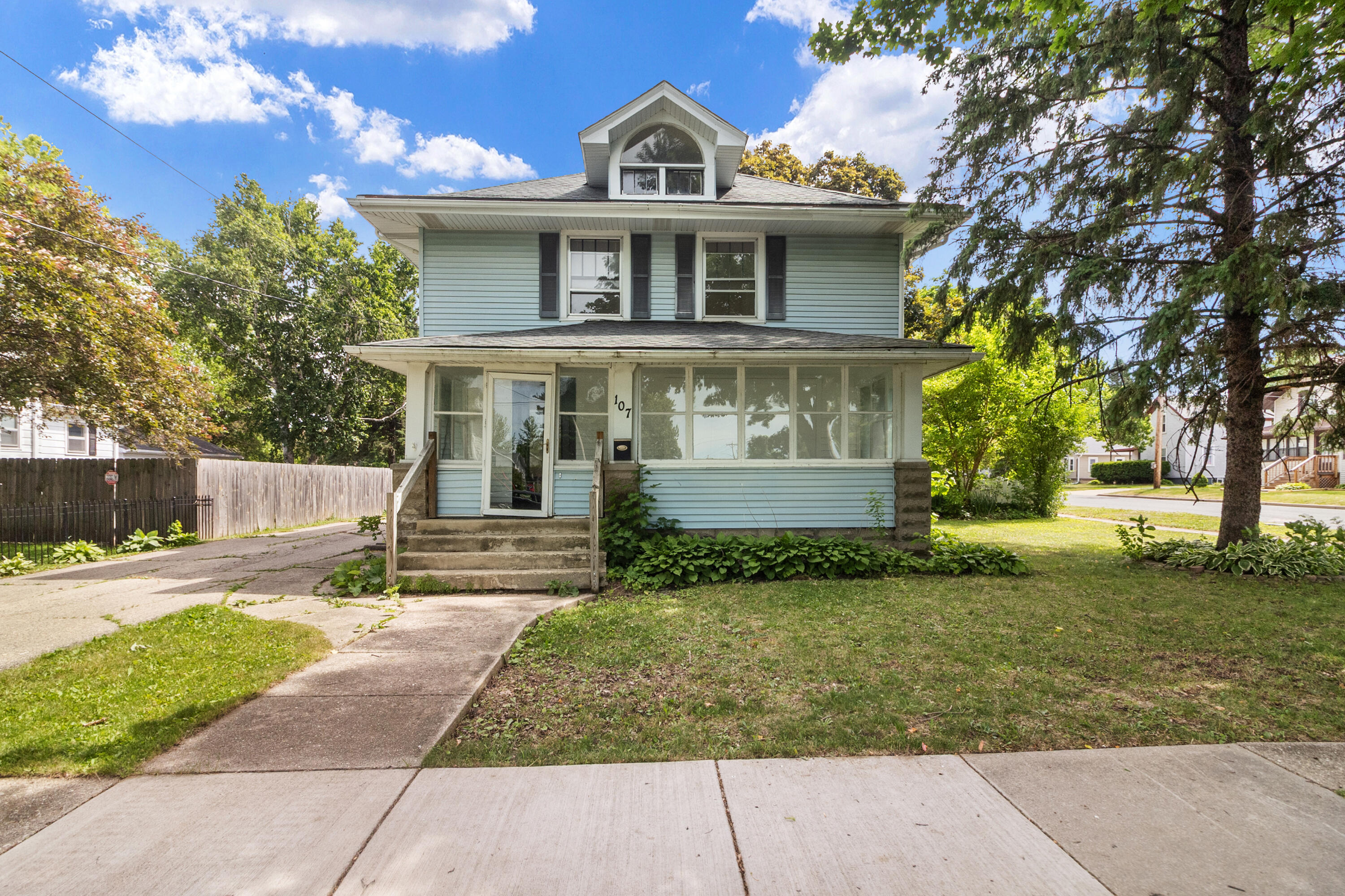 107 North Harrison Street Delavan, WI 53115 - Photo 1 of 50 Massive Charm