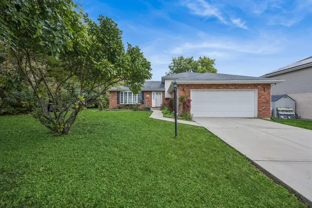 $388,900 | 5524 Christopher Drive, Oak Forest, IL 60452