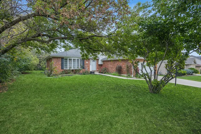 $388,900 | 5524 Christopher Drive, Oak Forest, IL 60452