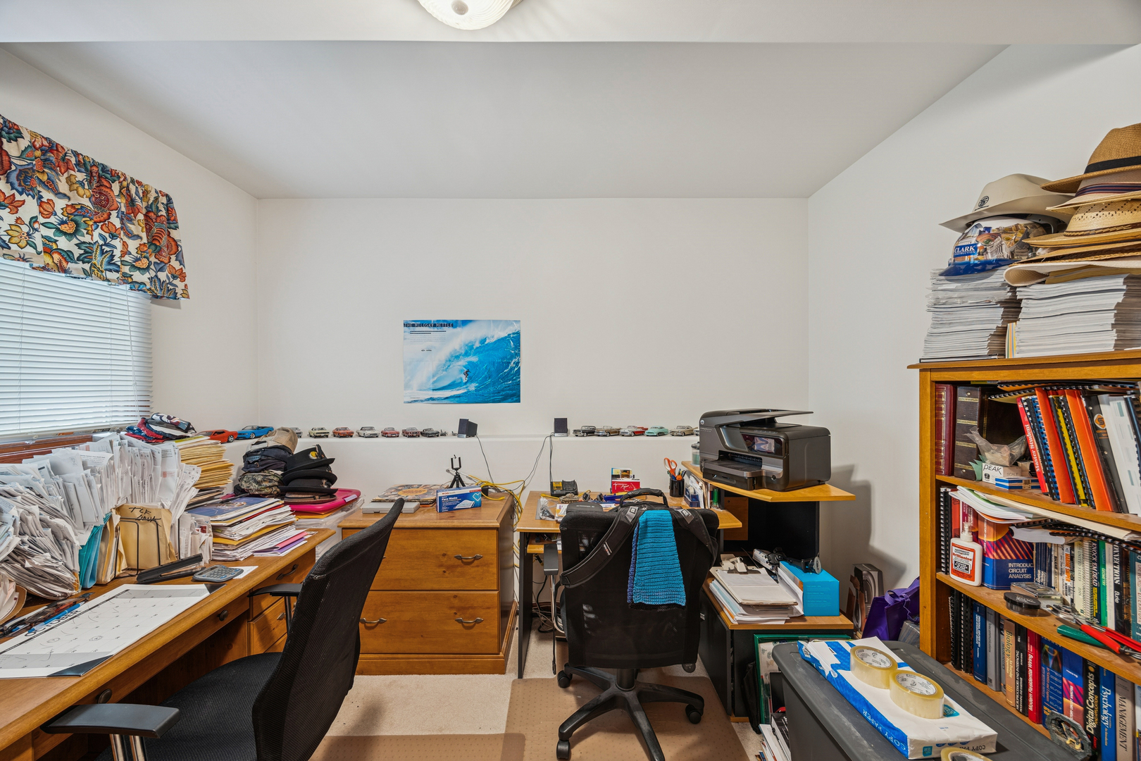 5524 Christopher Drive Oak Forest, IL 60452 - Photo 6 of 20 a view of a workspace with furniture and toys