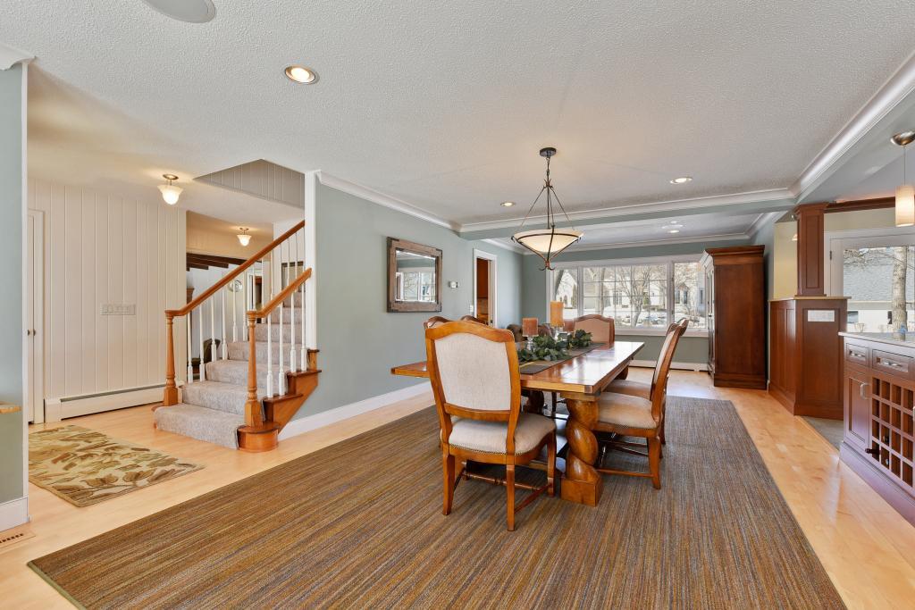 2212 Oakland Road Minnetonka, MN 55305 - Photo 16 of 51 Gallery Image 16