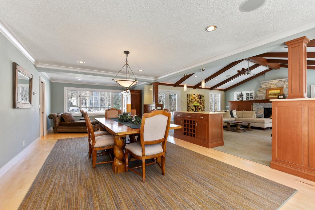 2212 Oakland Road Minnetonka, MN 55305 - Photo 17 of 51 Gallery Image 17