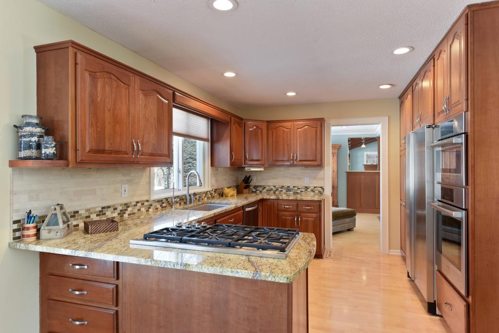 2212 Oakland Road Minnetonka, MN 55305 - Photo 24 of 51 Gallery Image 24