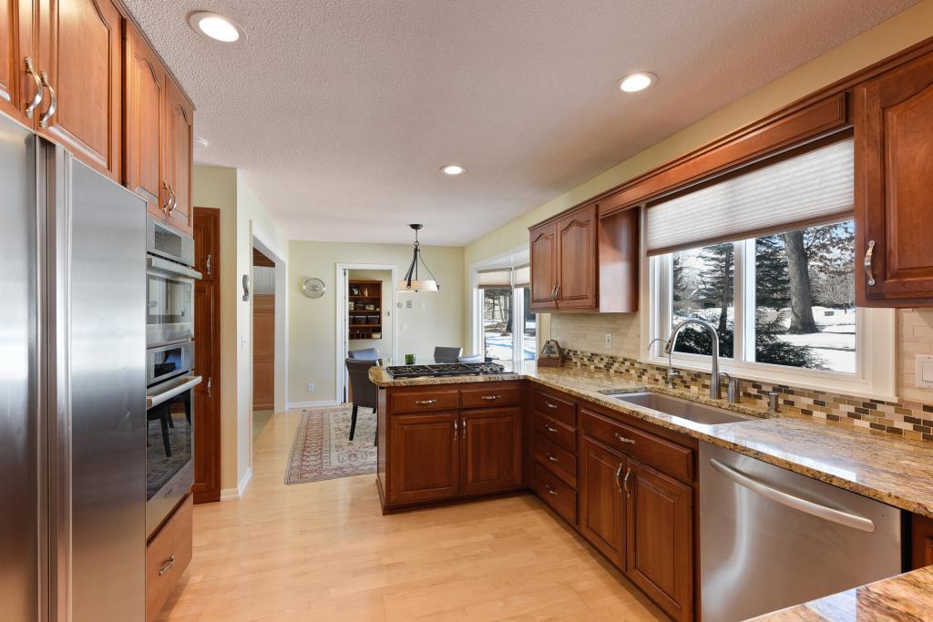 2212 Oakland Road Minnetonka, MN 55305 - Photo 26 of 51 Gallery Image 26