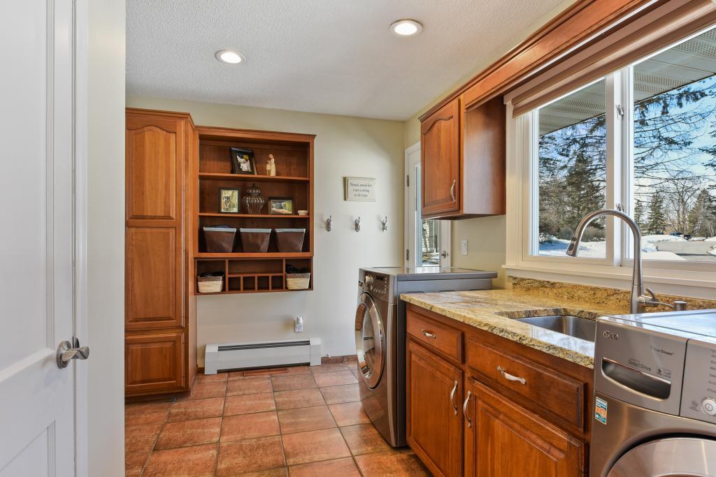 2212 Oakland Road Minnetonka, MN 55305 - Photo 28 of 51 Gallery Image 28