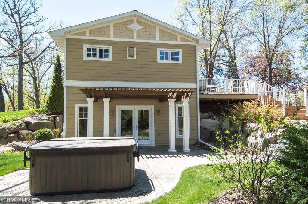 2212 Oakland Road Minnetonka, MN 55305 - Photo 4 of 51 Gallery Image 4