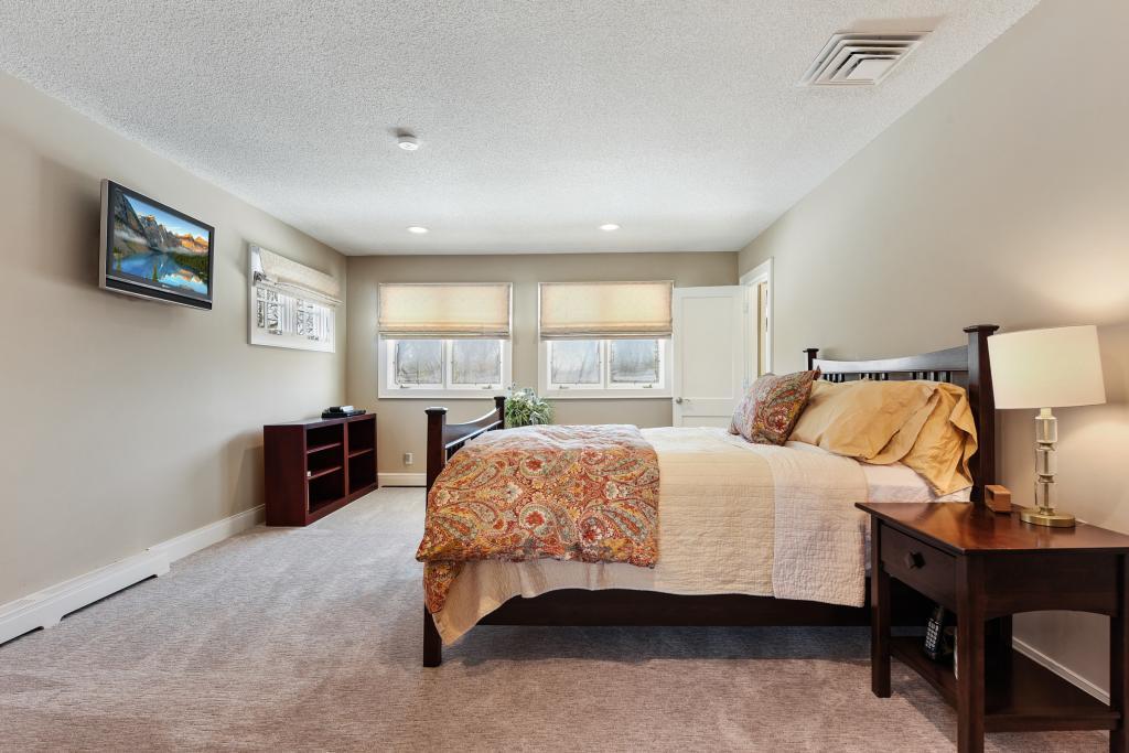 2212 Oakland Road Minnetonka, MN 55305 - Photo 32 of 51 Gallery Image 32