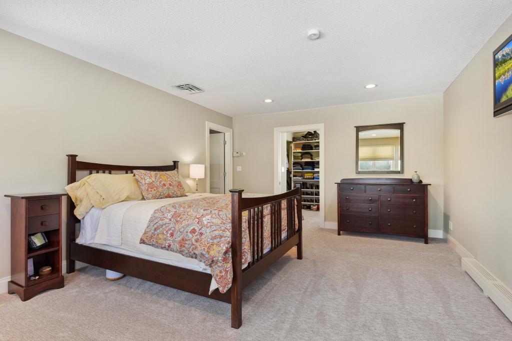 2212 Oakland Road Minnetonka, MN 55305 - Photo 33 of 51 Gallery Image 33