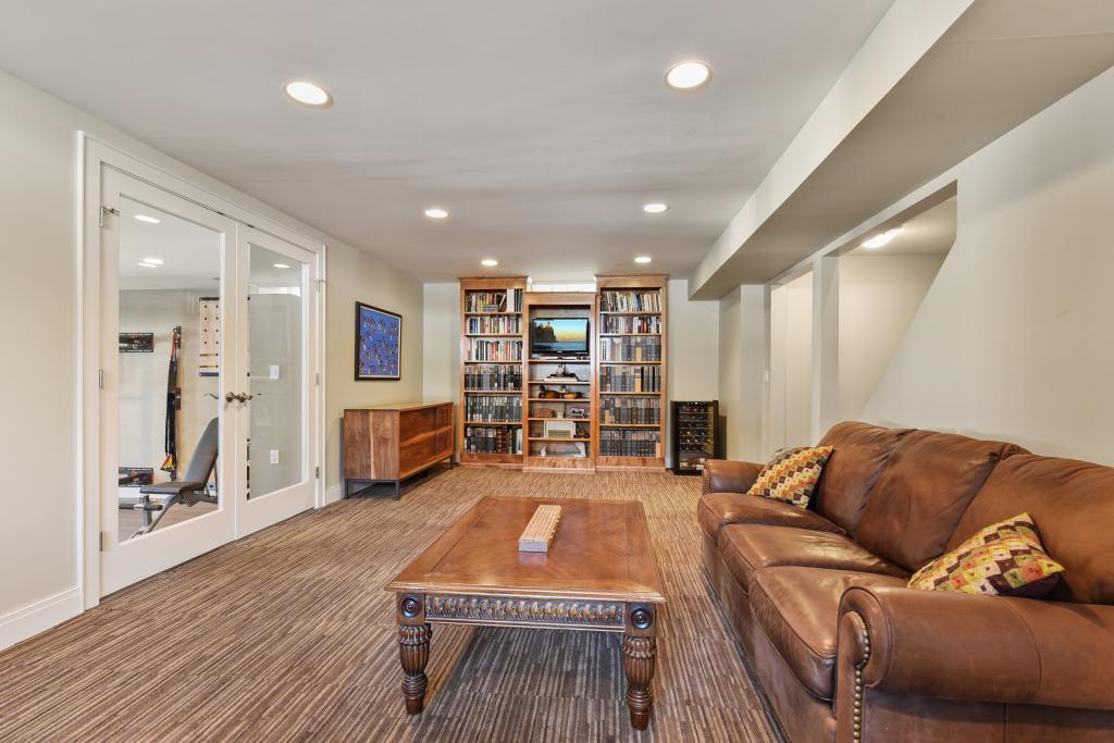 2212 Oakland Road Minnetonka, MN 55305 - Photo 42 of 51 Gallery Image 42