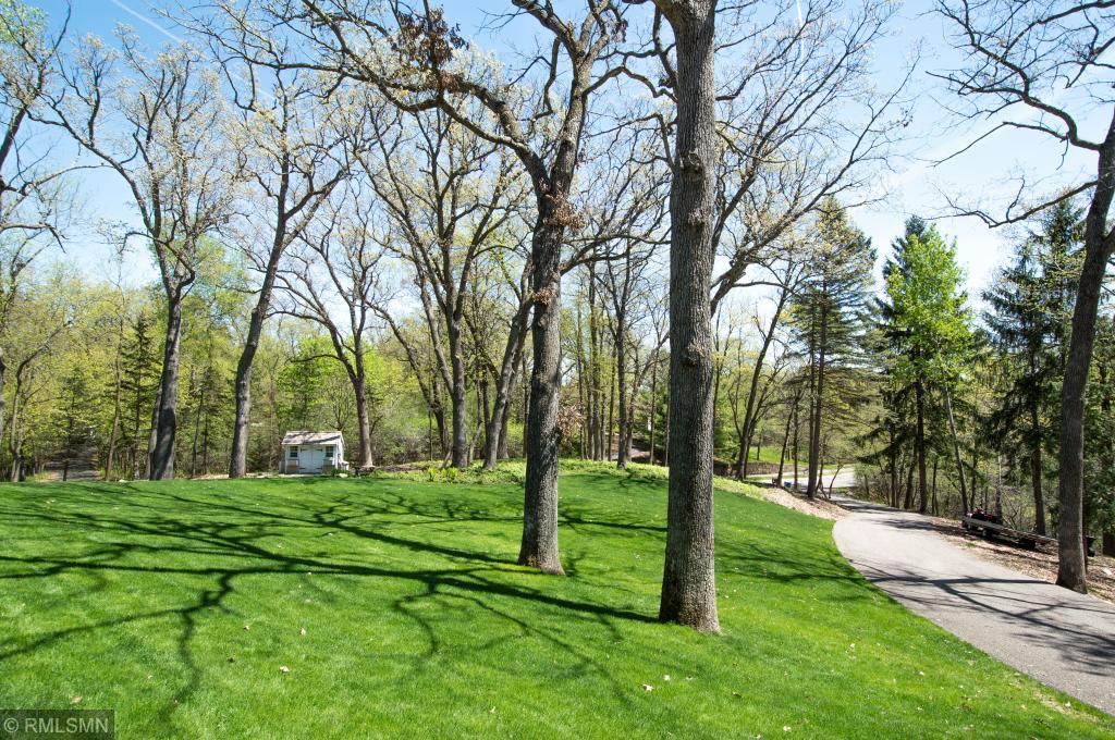 2212 Oakland Road Minnetonka, MN 55305 - Photo 49 of 51 Gallery Image 49