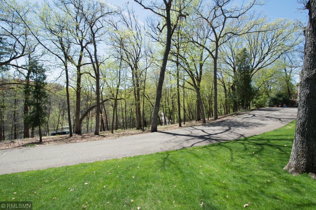 2212 Oakland Road Minnetonka, MN 55305 - Photo 50 of 51 Gallery Image 50