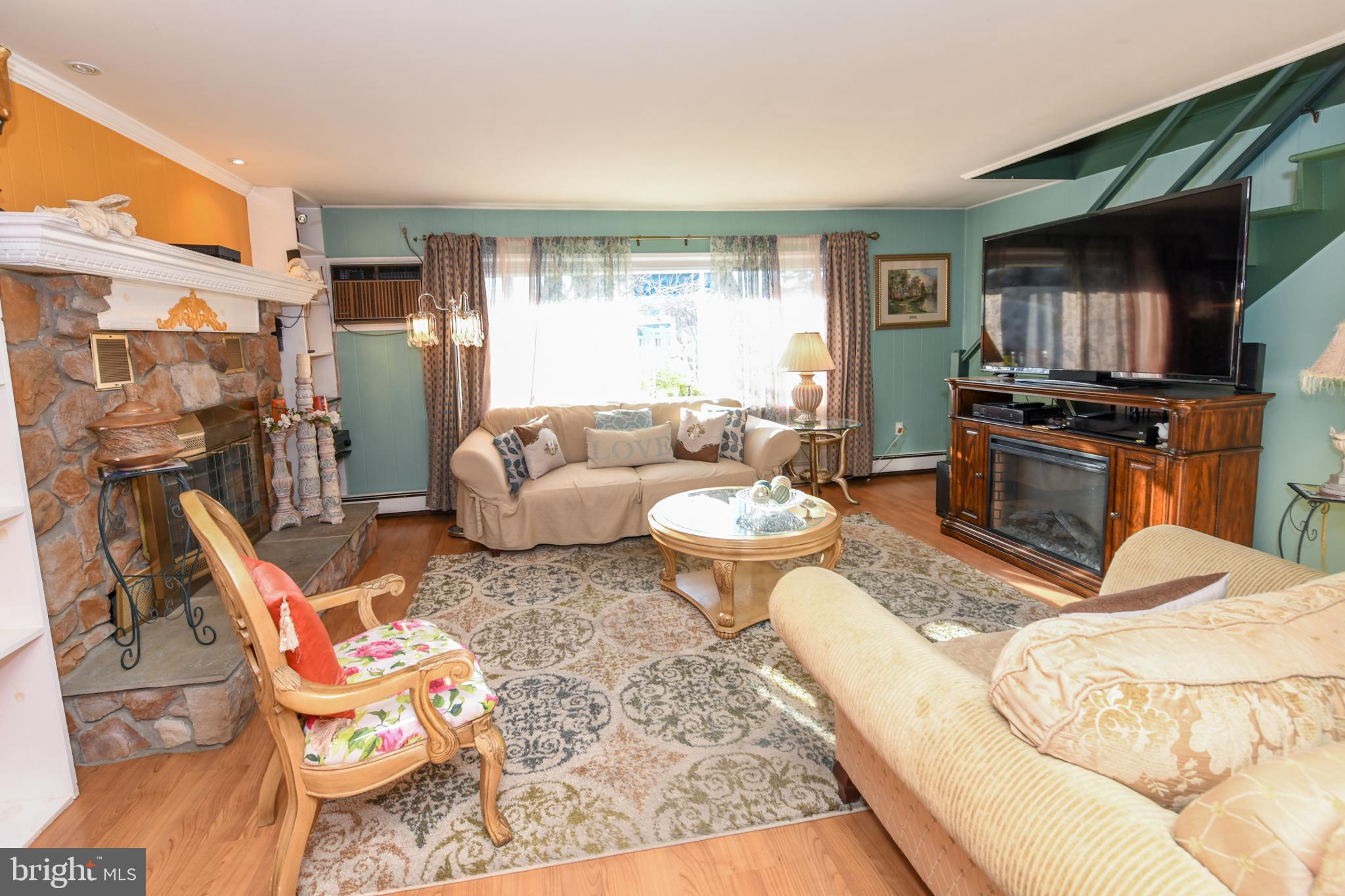 40 Inland Road Levittown, PA 19057 - Photo 3 of 17 Gallery Image 3