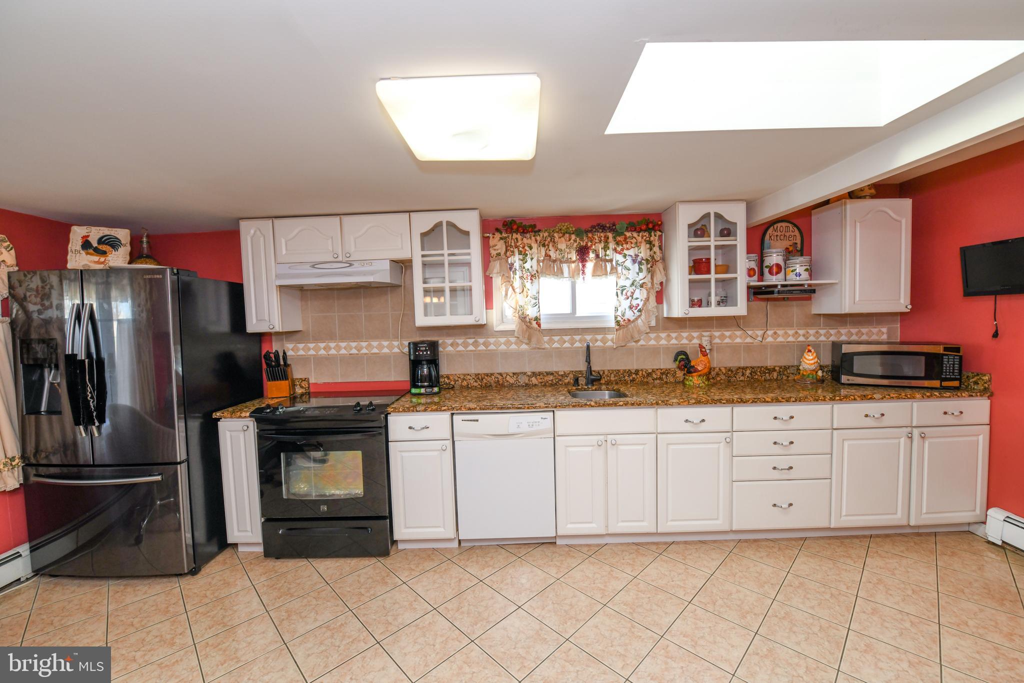 40 Inland Road Levittown, PA 19057 - Photo 6 of 17 Gallery Image 6