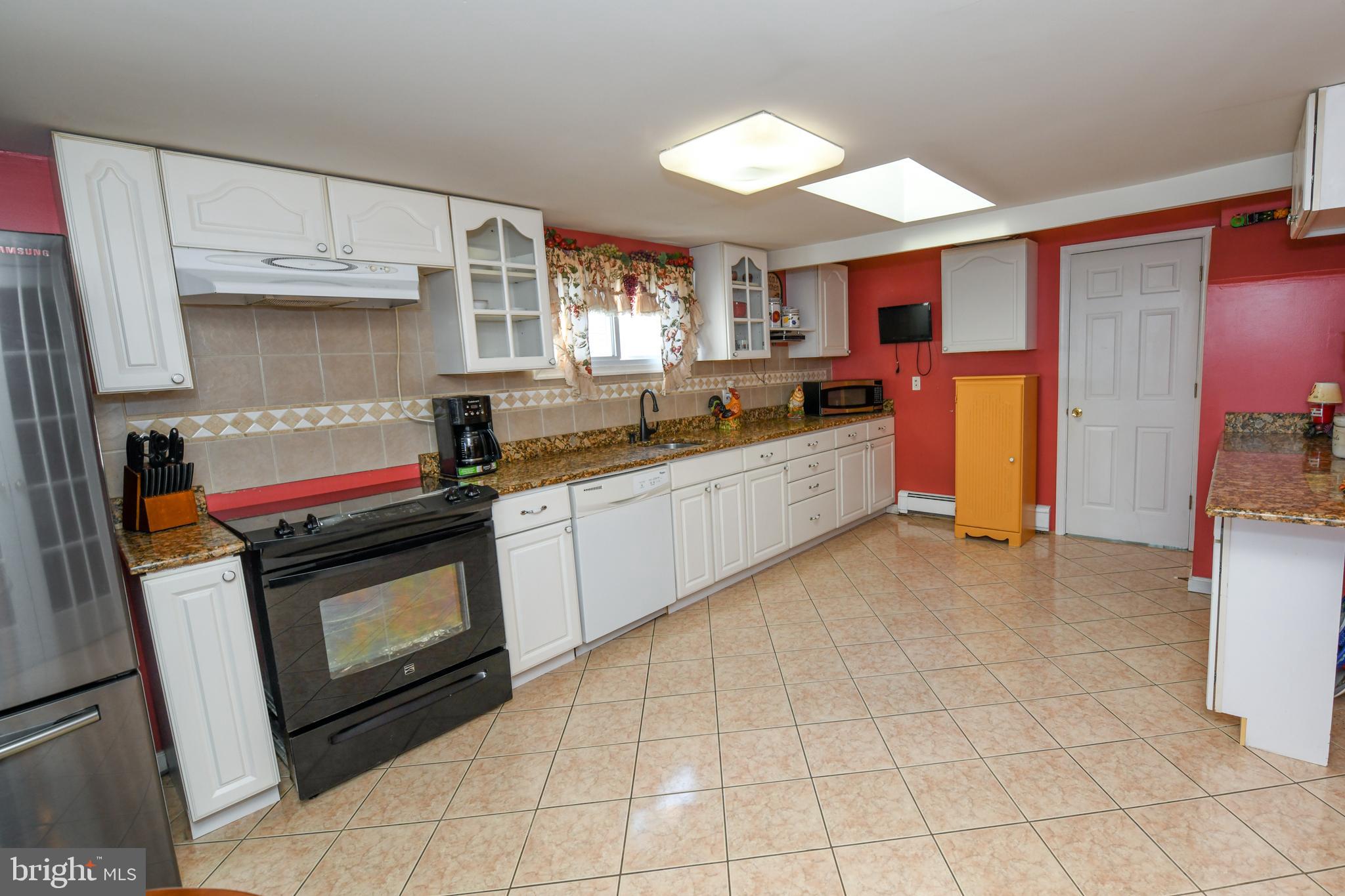 40 Inland Road Levittown, PA 19057 - Photo 7 of 17 Gallery Image 7