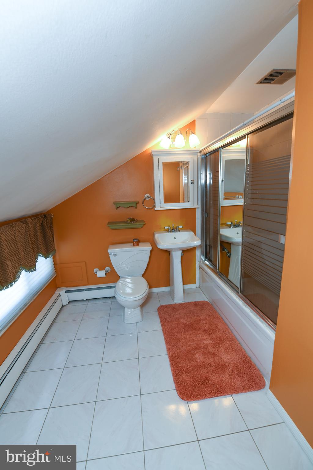 40 Inland Road Levittown, PA 19057 - Photo 10 of 17 Gallery Image 10