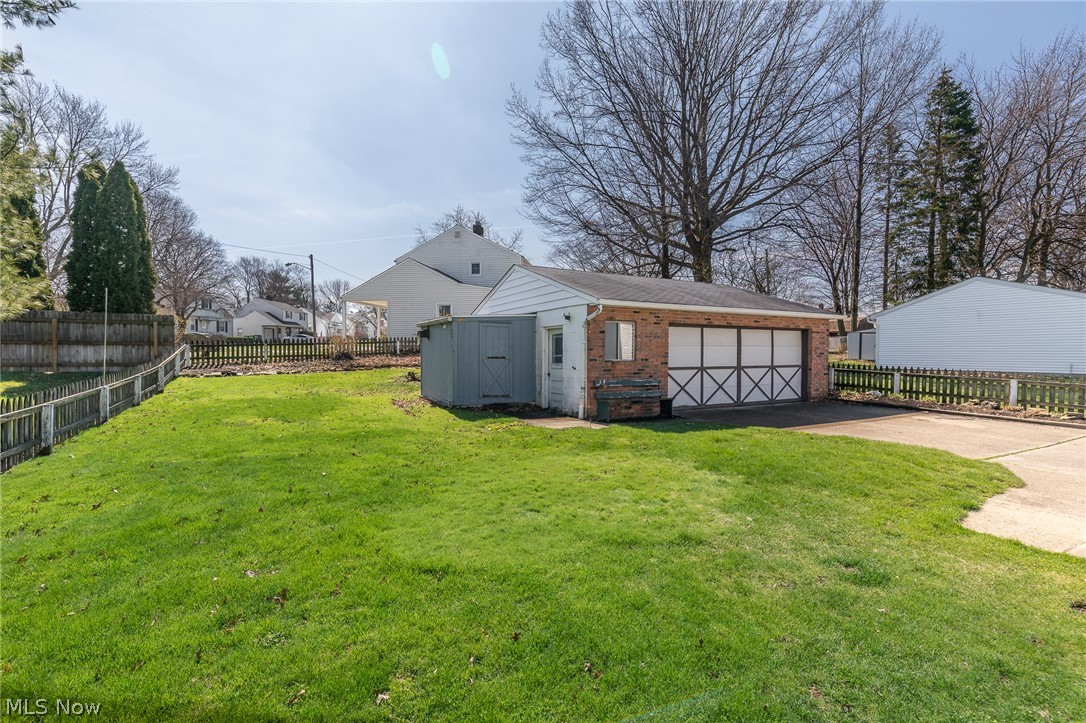 29326 Ridge Road Wickliffe, OH 44092 - Photo 3 of 26 Gallery Image 3