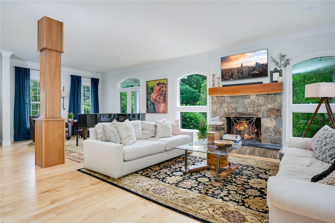 332 Log Road Smithfield, RI 02917 - Photo 18 of 40