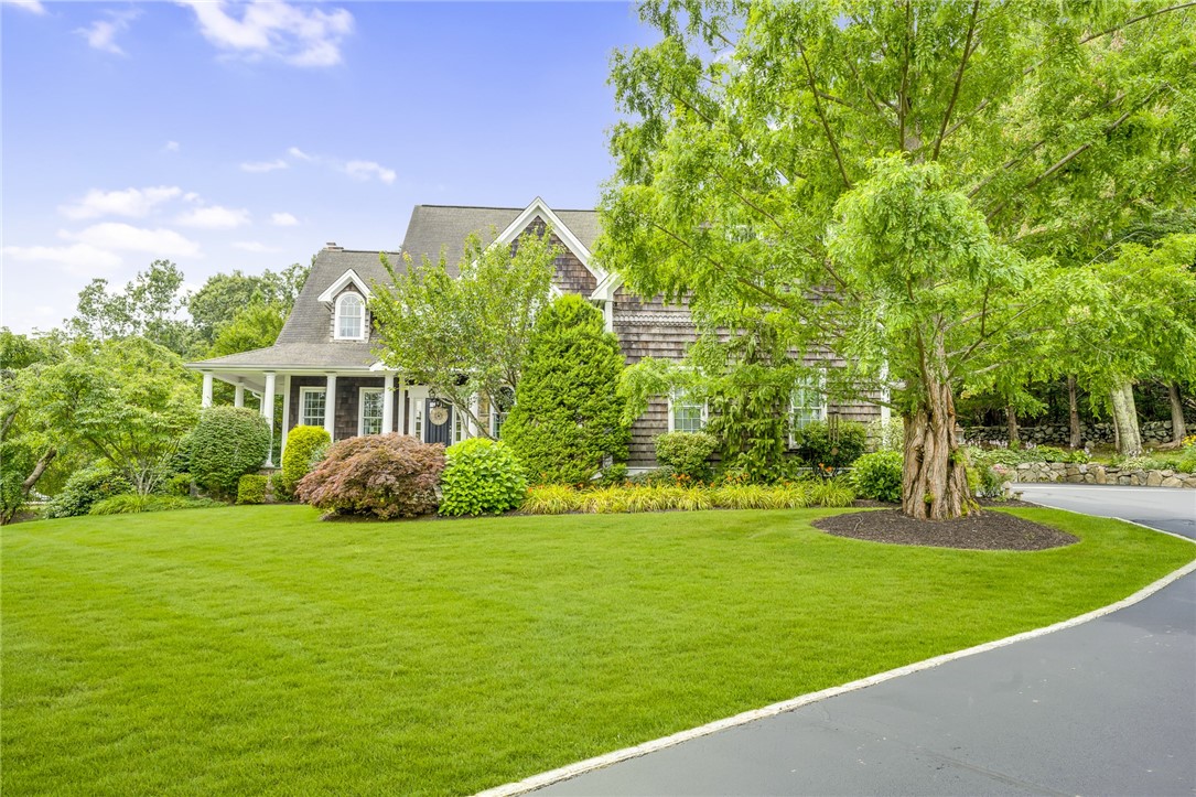332 Log Road Smithfield, RI 02917 - Photo 5 of 40