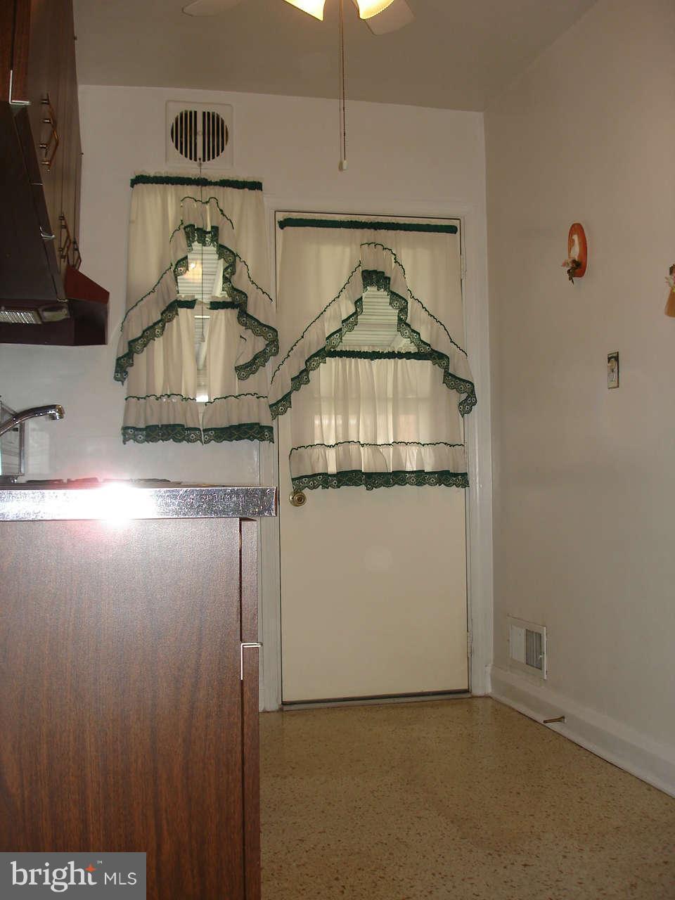 1904 Jasmine Road Baltimore, MD 21222 - Photo 13 of 30 Kitchen