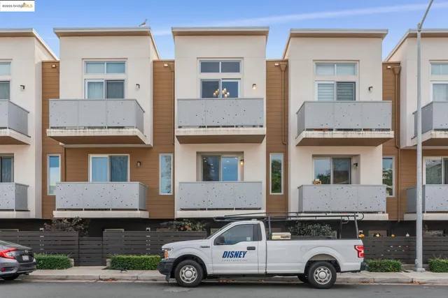 a car parked in front of a building