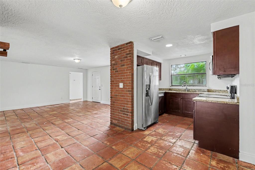 913 Lytle Street Southwest Ruskin, FL 33570 - Photo 5 of 17 Gallery Image 5