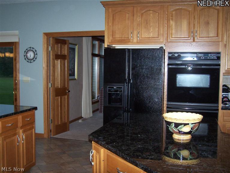 7942 Hartman Road Wadsworth, OH 44281 - Photo 8 of 19