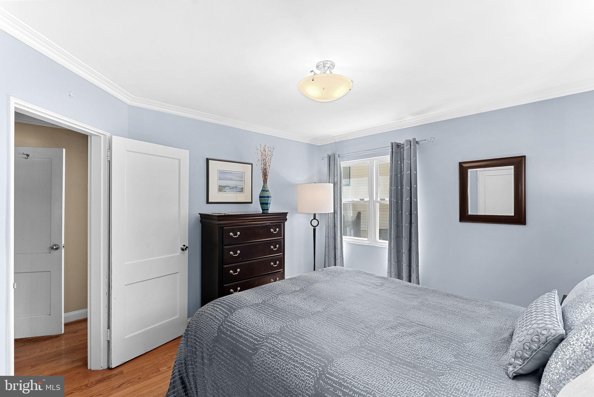 8909 2nd Avenue Silver Spring, MD 20910 - Photo 21 of 48 Main level bedroom second angle