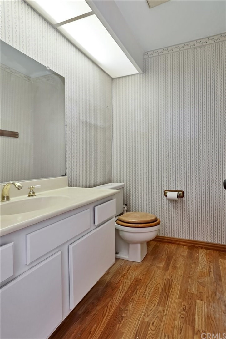 292 Palmer Street, Unit C2 Costa Mesa, CA 92627 - Photo 16 of 40 Half Bath