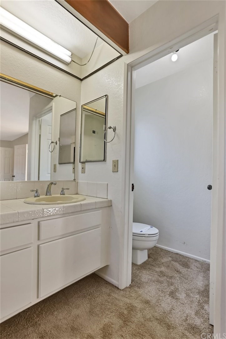 292 Palmer Street, Unit C2 Costa Mesa, CA 92627 - Photo 25 of 40 Master Bath en suite in Master Bedroom on 1st Level.