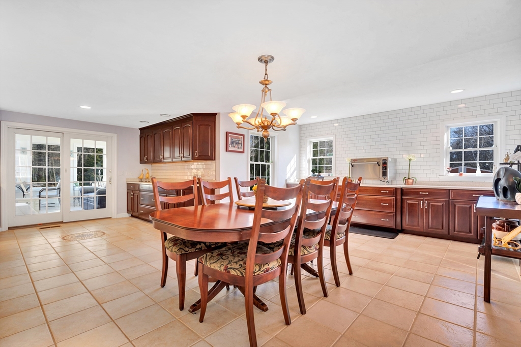 105 Hadley Road Merrimac, MA 01860 - Photo 4 of 31 a dining room with furniture and window