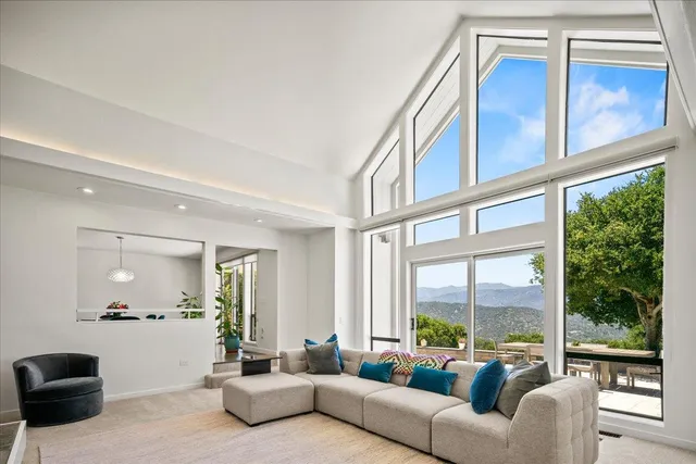 $2,890,000 | 31499 Vía Las Rosas, Carmel Valley, CA 93924