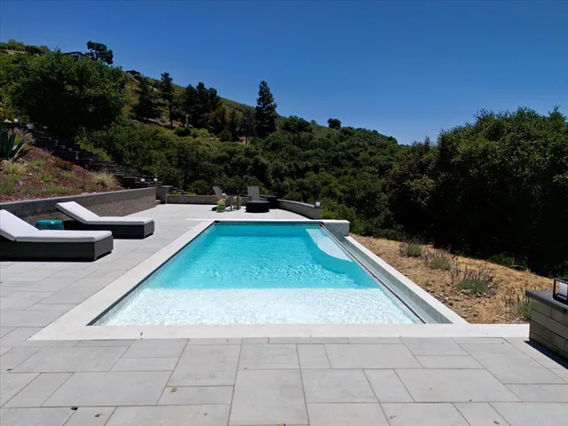 $2,890,000 | 31499 Vía Las Rosas, Carmel Valley, CA 93924